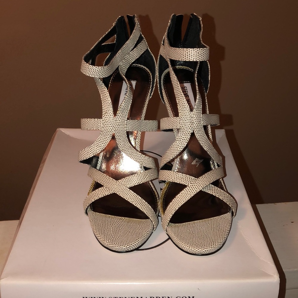 NEW Steve Madden Polka Dot Heels